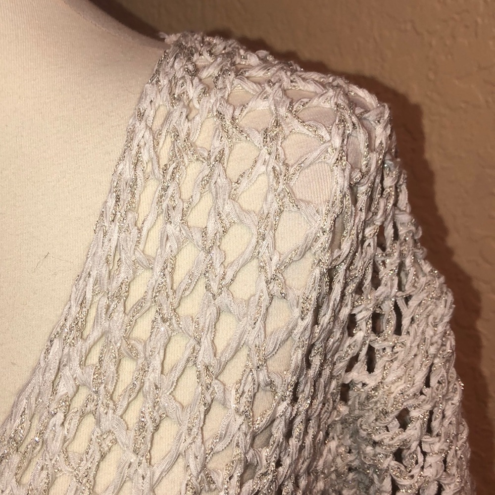 Cream/gold woven top - Picture 2 of 3
